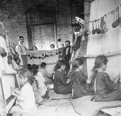 1919 AGBU carpet-weaving workshop in Adana.jpg