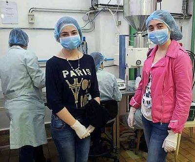 2105Mar27AGBUSchoolsSahdow Day at Fattal Perfume Factory