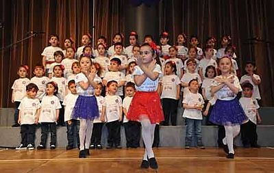 2015 Apr 18 AGBU School's Punigi Selatske annual event