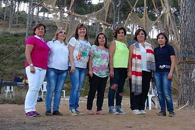 2015/photos/2015 Aug 29 AGBU AYA Antelias scouts Summer camp Bonfire Ayroun